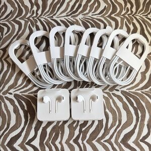 APPLE CERTIFIED BRAND NEW SET OF 2 CORDED EARBUDS WITH 8 FAST C CHARGER CORDS